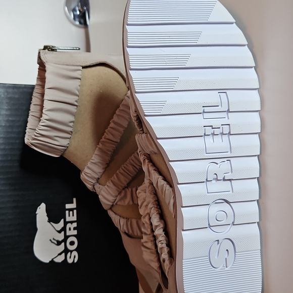 Sorel Women's Tan Sandals - Picture 2 of 10